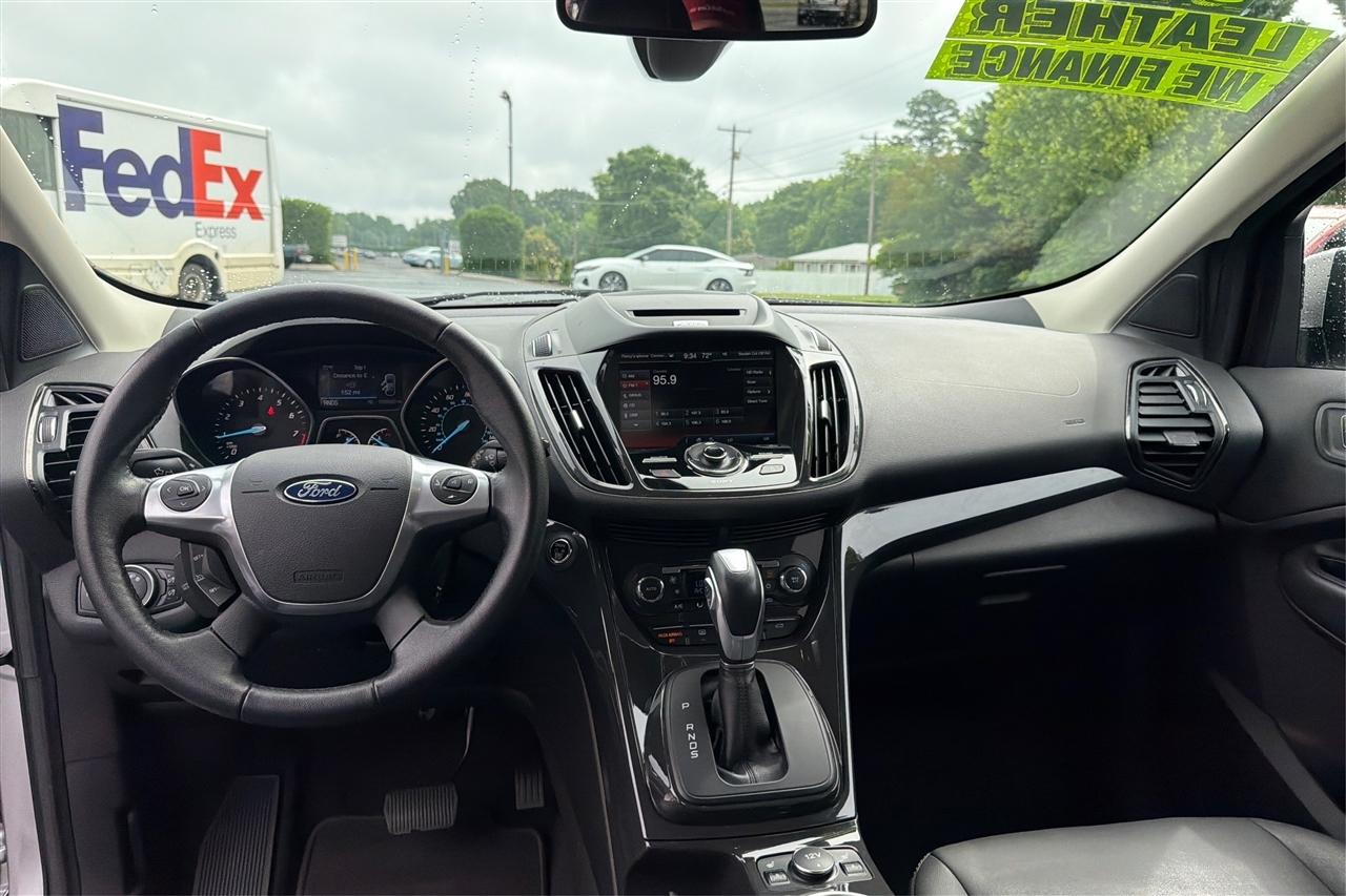Ford Escape Titanium 4D SUV FWD 2015