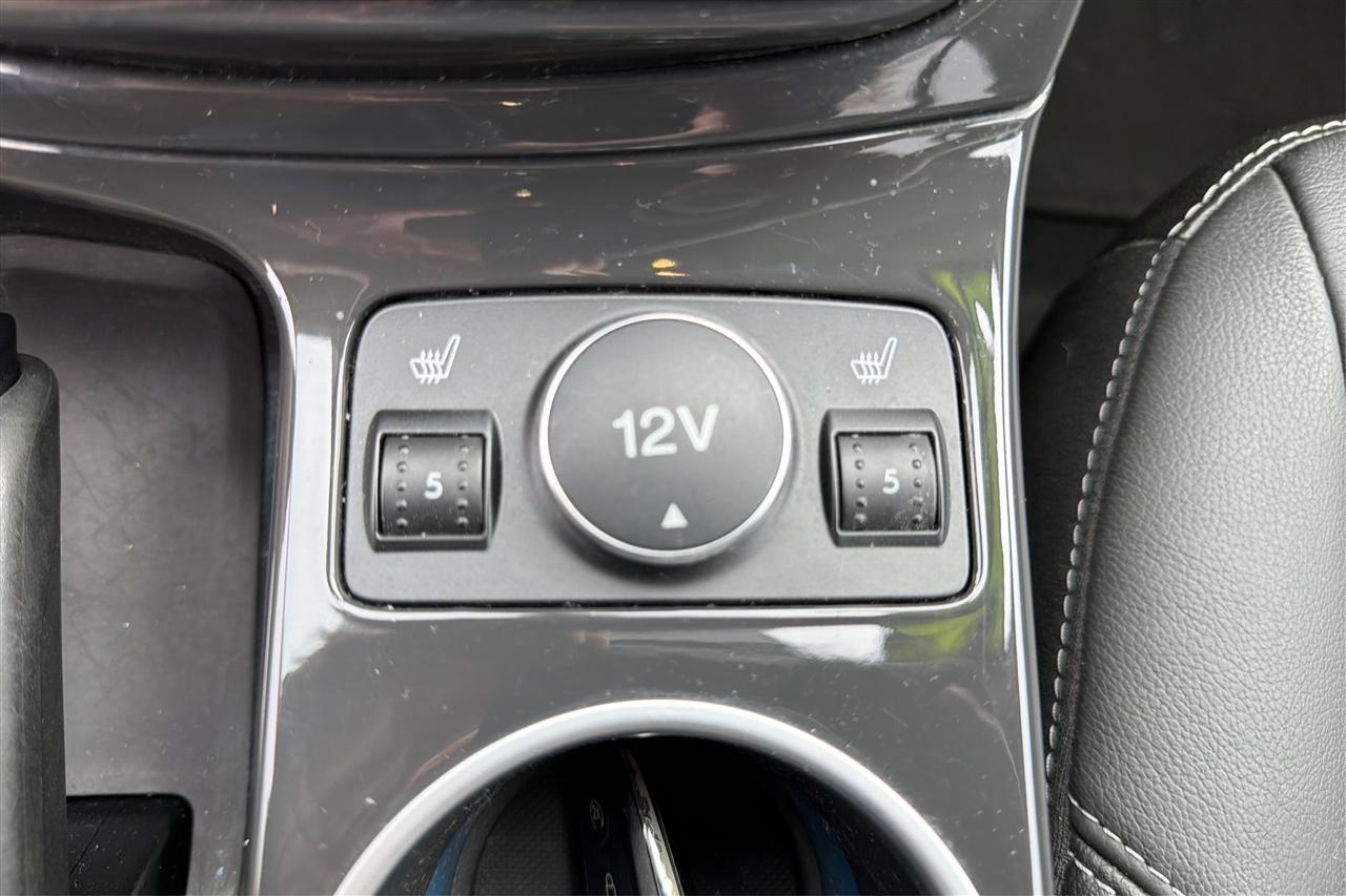 Ford Escape Titanium 4D SUV FWD 2015