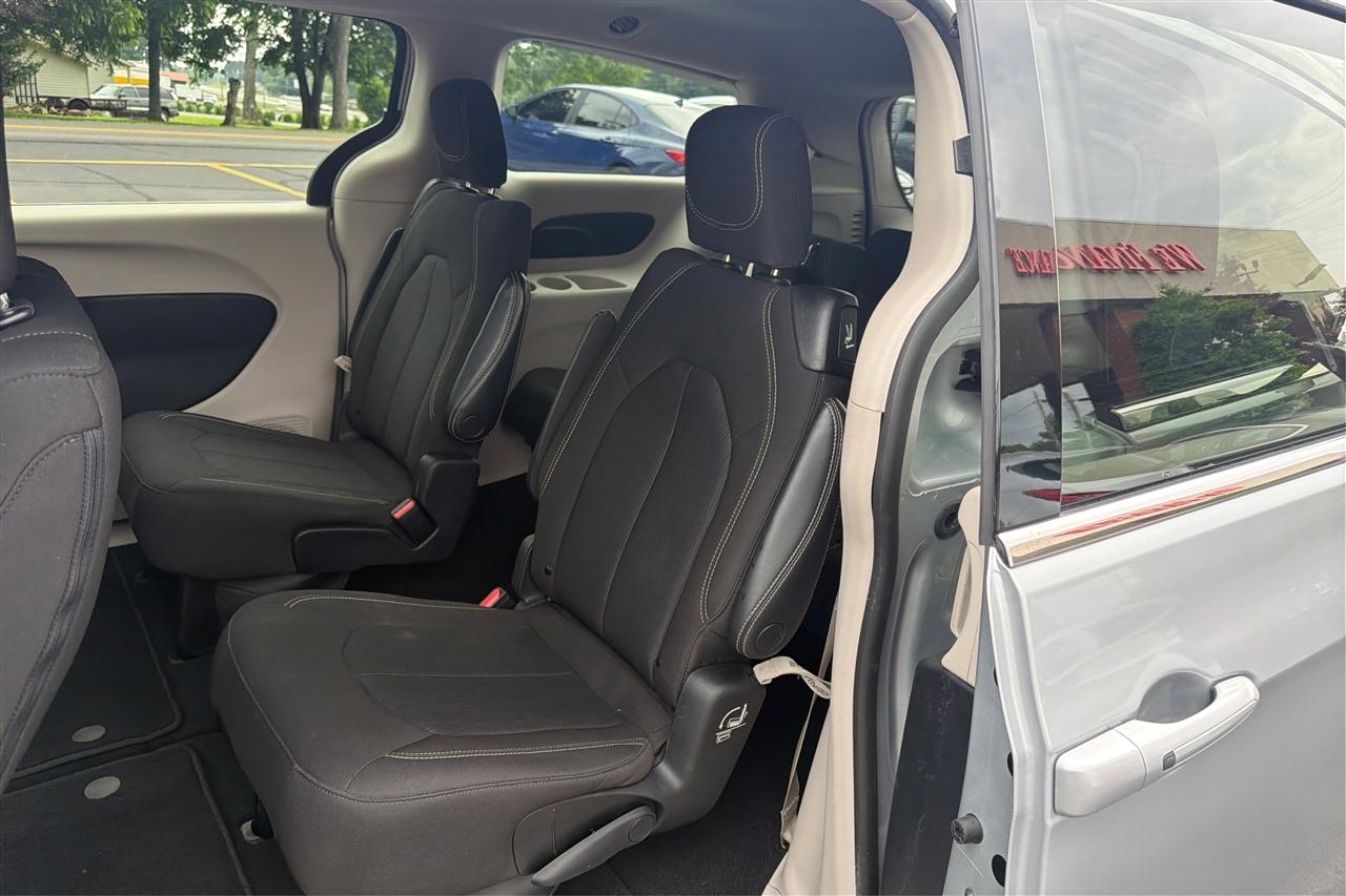 Chrysler Voyager LX Wagon 2023