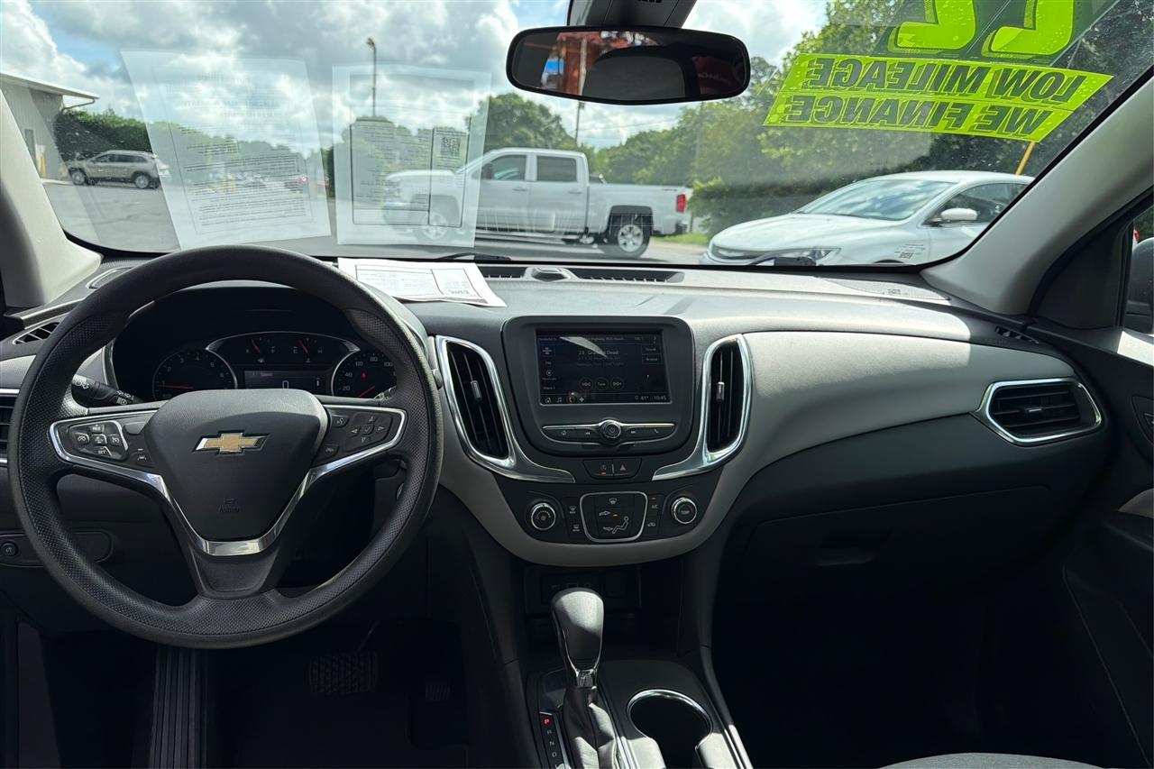 Chevrolet Equinox LS 4D SUV FWD 2022