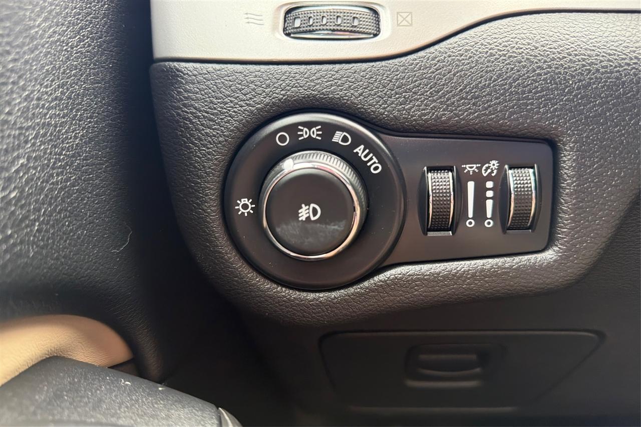 Jeep Cherokee Limited 4D SUV FWD 2016