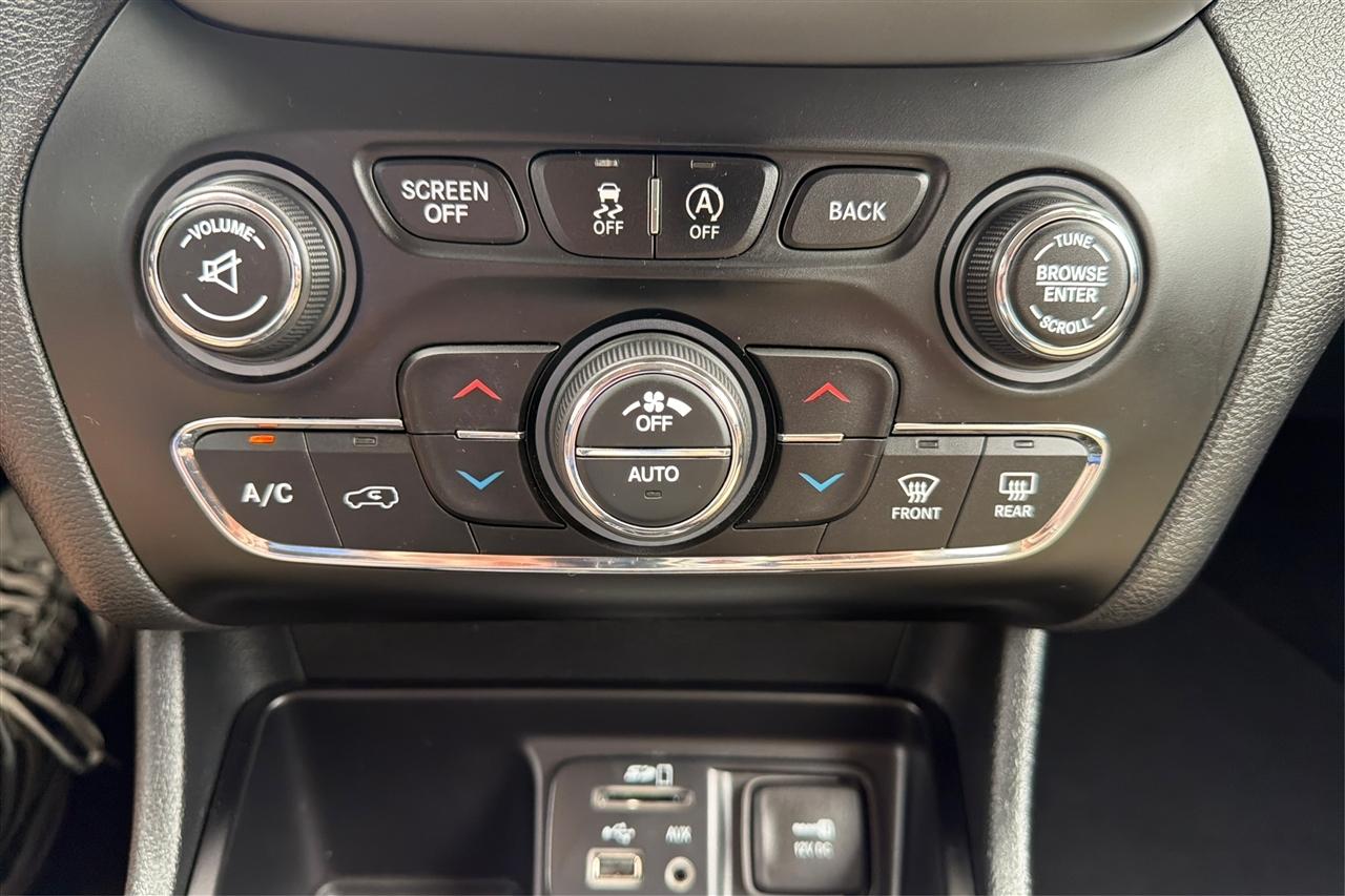 Jeep Cherokee Limited 4D SUV FWD 2016