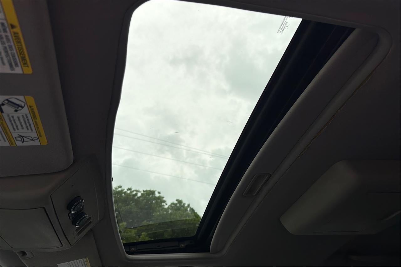 Nissan Armada Platinum 4D SUV RWD 2013