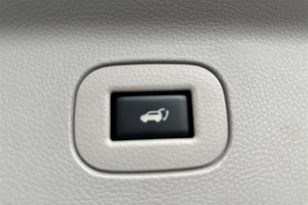 Nissan Quest LE 4D Wagon 2013