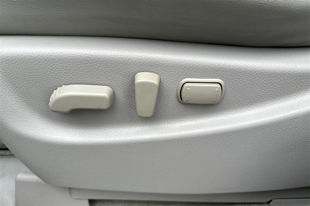 Nissan Quest LE 4D Wagon 2013