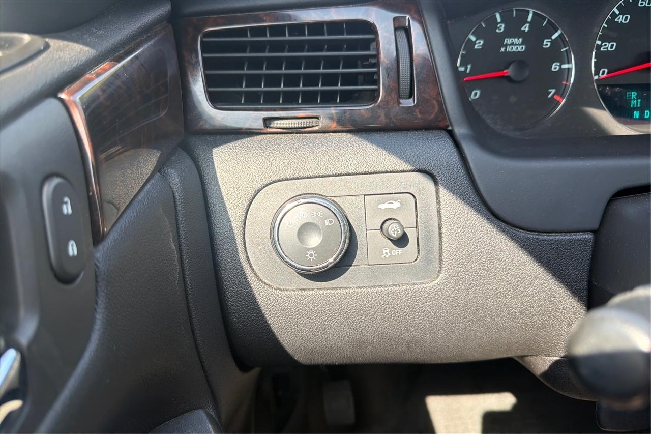Chevrolet Impala Limited LT 4D Sedan 2015