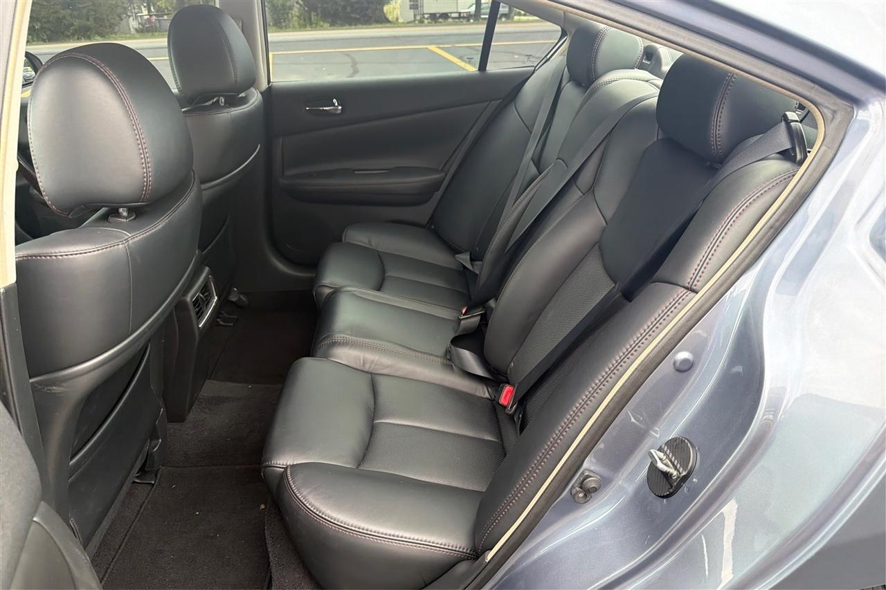 Nissan Maxima SV 4D Sedan 2011
