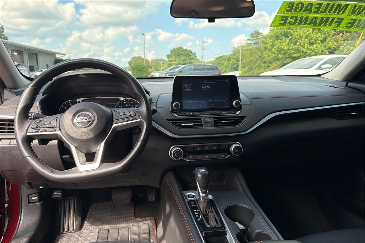 Nissan Altima SR 4D Sedan 2.5 2022