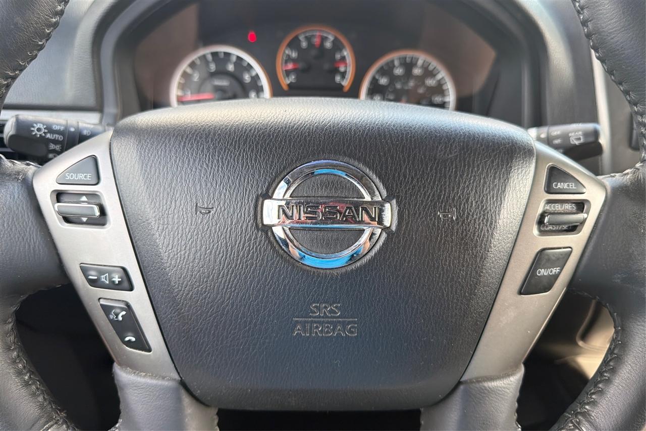 Nissan Armada SV 4D SUV RWD 2013