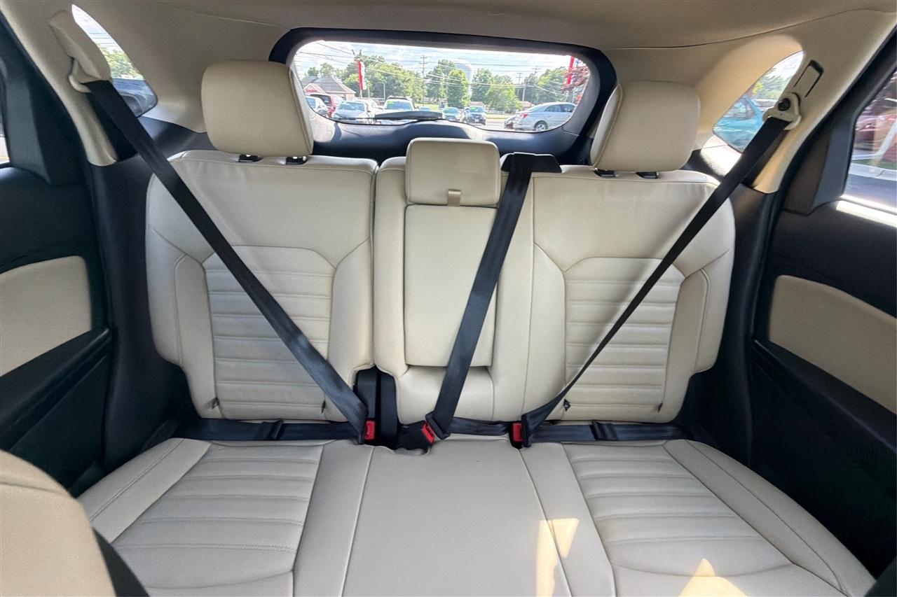 Ford Edge SEL 4D SUV FWD 2018