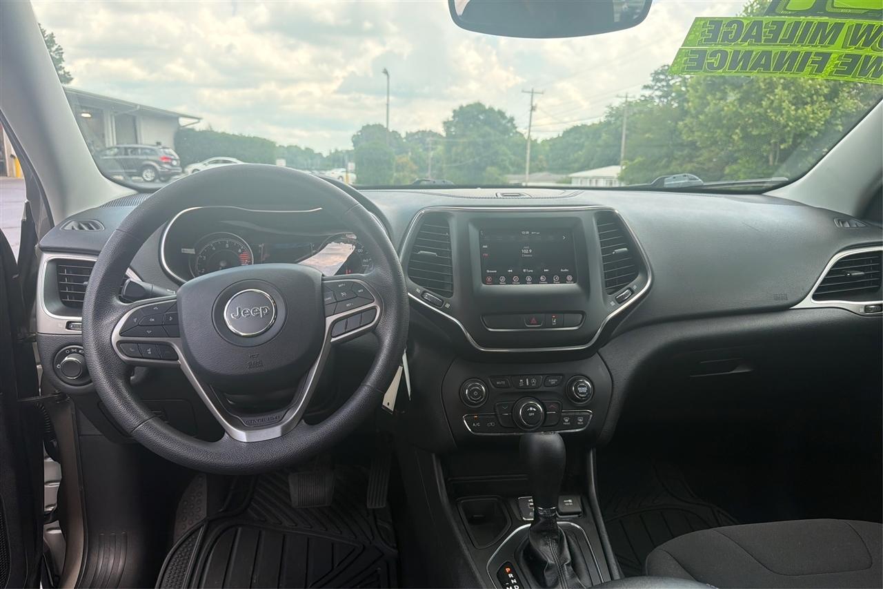 Jeep Cherokee Latitude 4D SUV FWD 2021