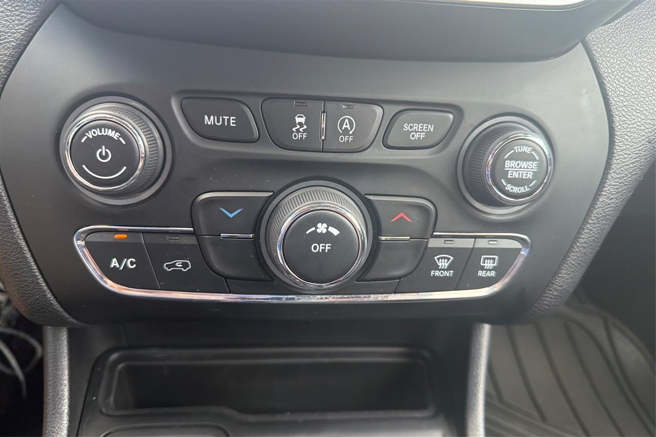 Jeep Cherokee Latitude 4D SUV FWD 2021