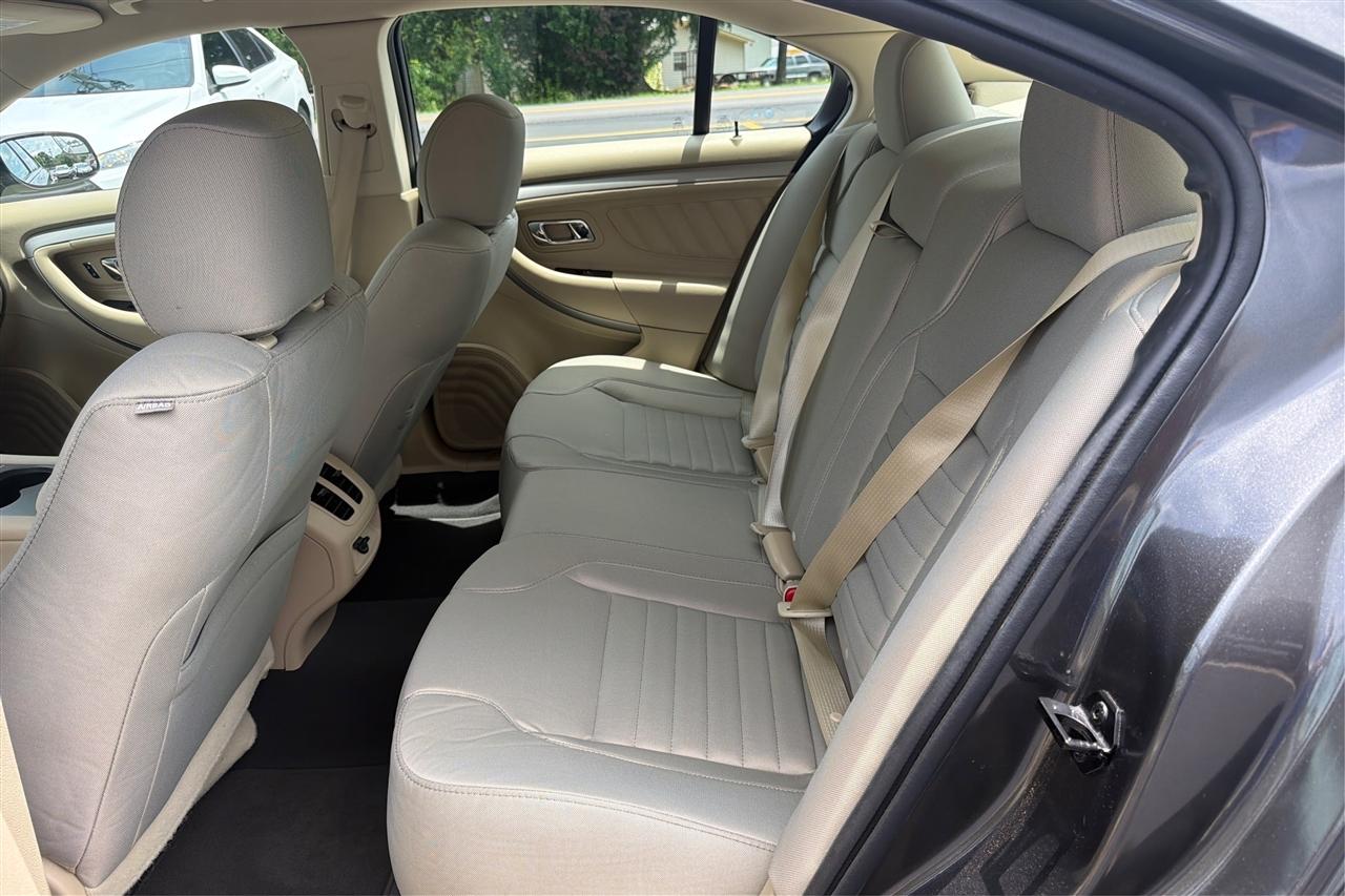Ford Taurus SE 4D Sedan 2019