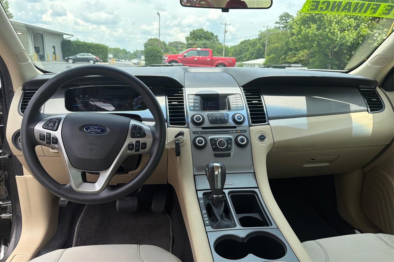 Ford Taurus SE 4D Sedan 2019