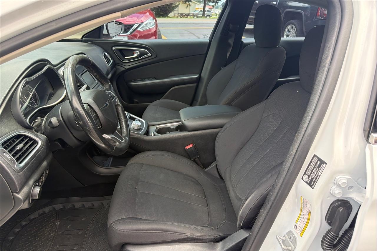 Chrysler 200 Limited 4D Sedan 2015