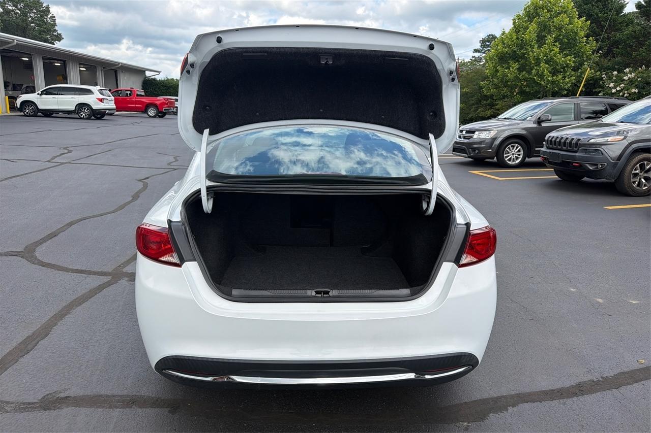 Chrysler 200 Limited 4D Sedan 2015
