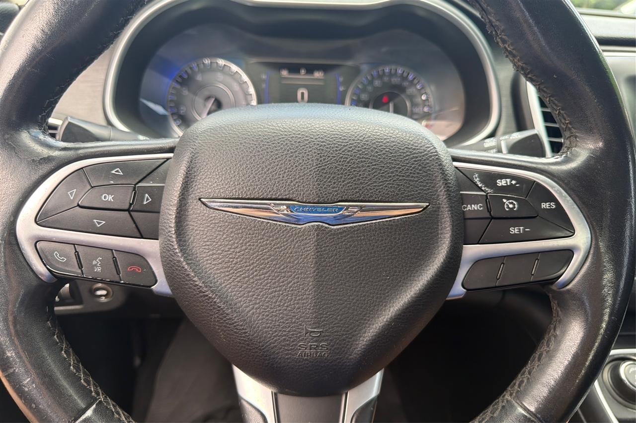 Chrysler 200 Limited 4D Sedan 2015