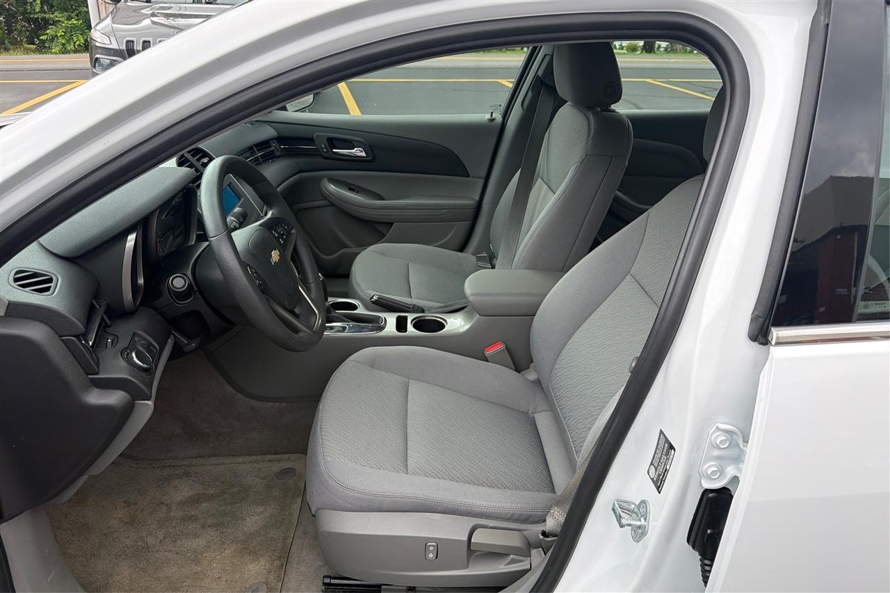 Chevrolet Malibu LS 4D Sedan 2015