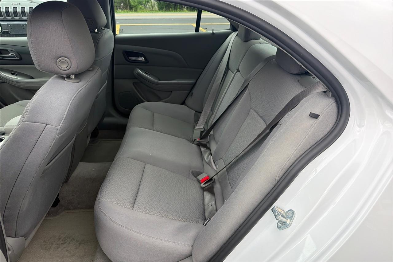 Chevrolet Malibu LS 4D Sedan 2015