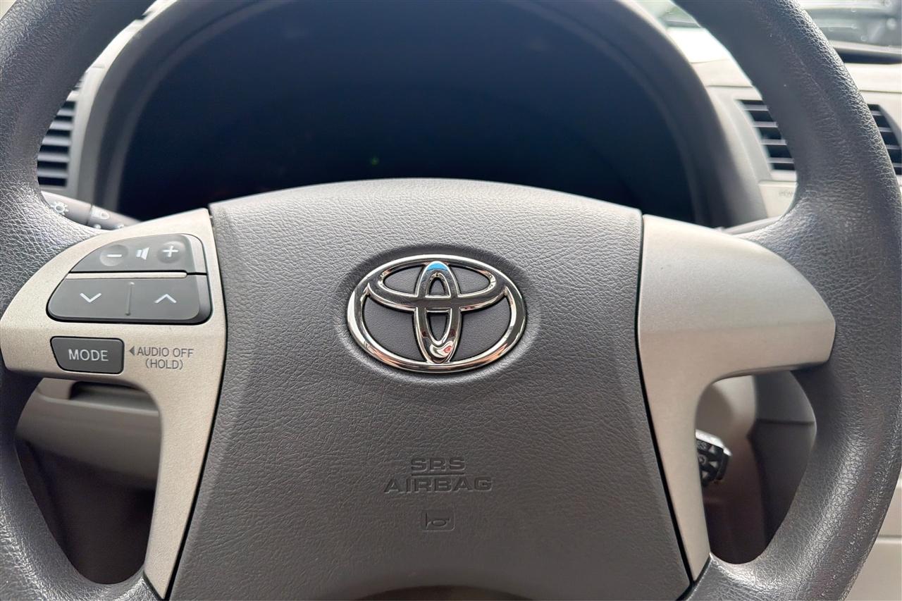 Toyota Camry XLE 4D Sedan 2007