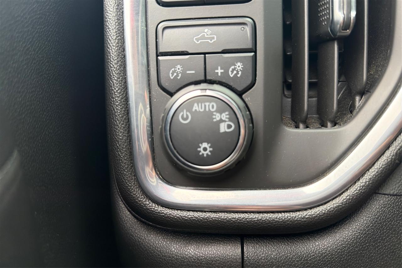 Chevrolet Silverado 1500 1LT Crew Cab 4WD 2020