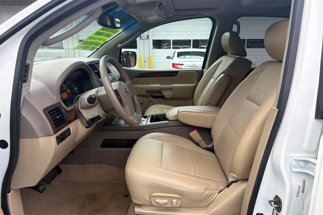 Nissan Armada Platinum 4D SUV RWD 2012