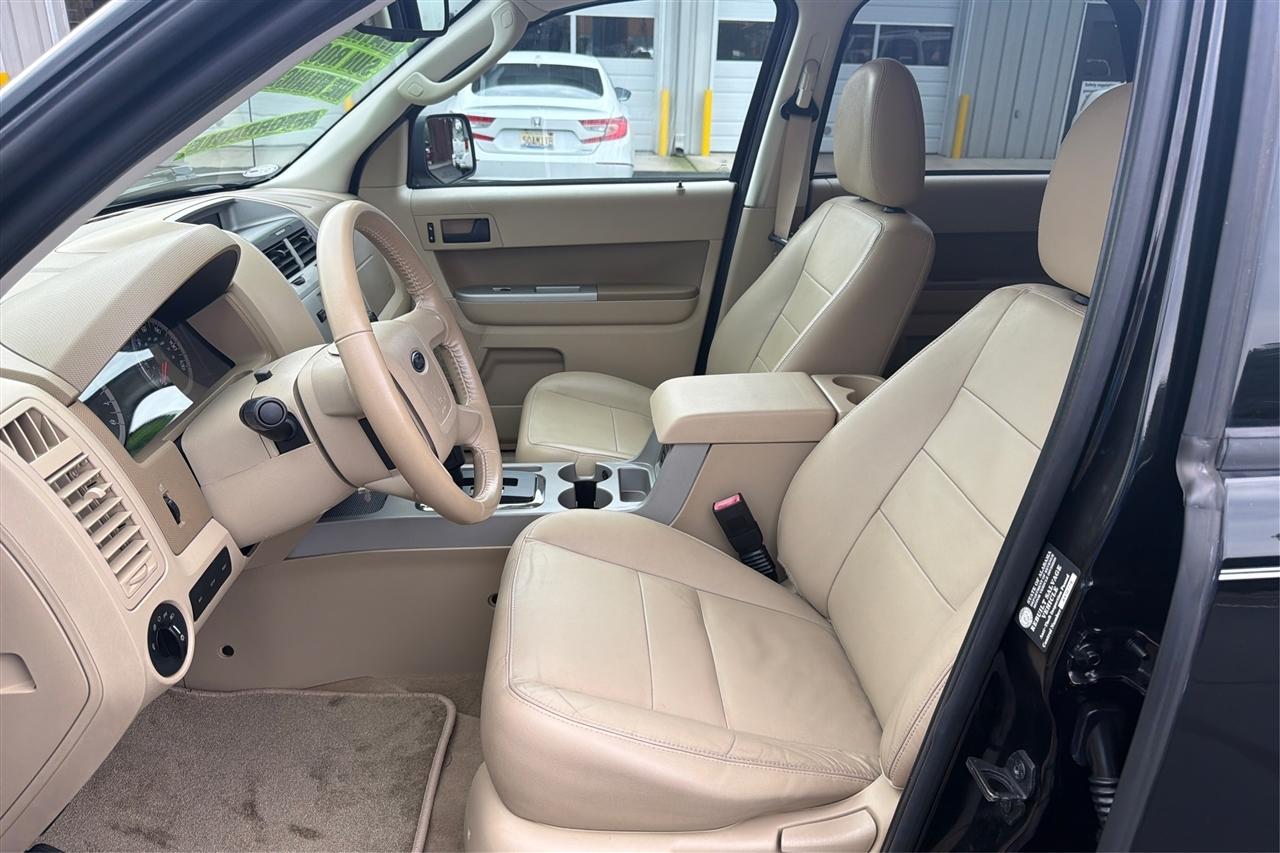 Ford Escape XLT 4D SUV FWD 2012