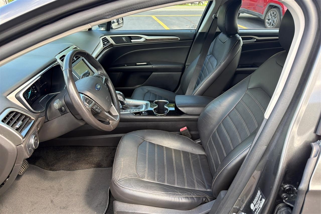 Ford Fusion SE 4D Sedan 2016