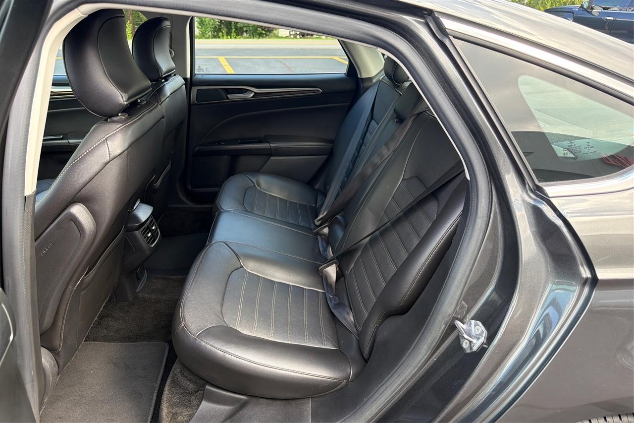 Ford Fusion SE 4D Sedan 2016
