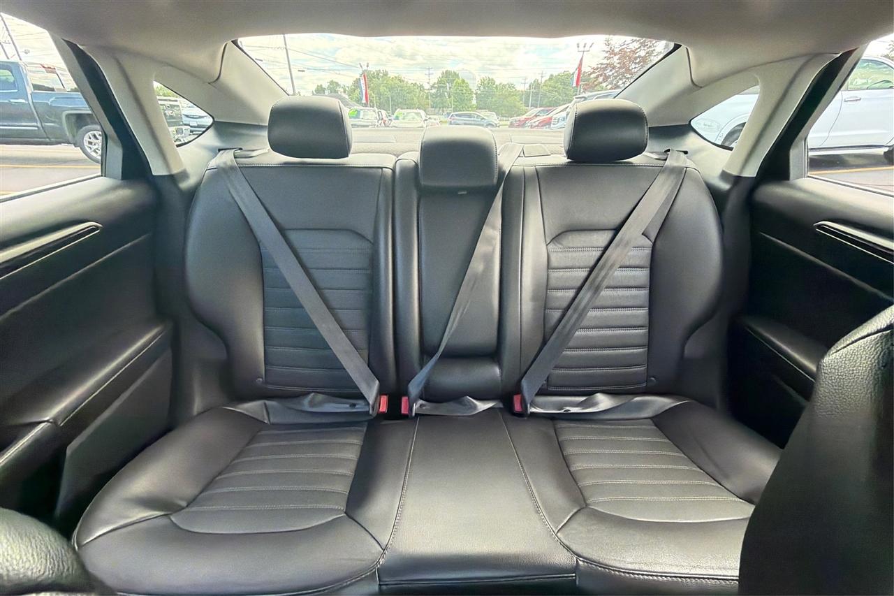 Ford Fusion SE 4D Sedan 2016