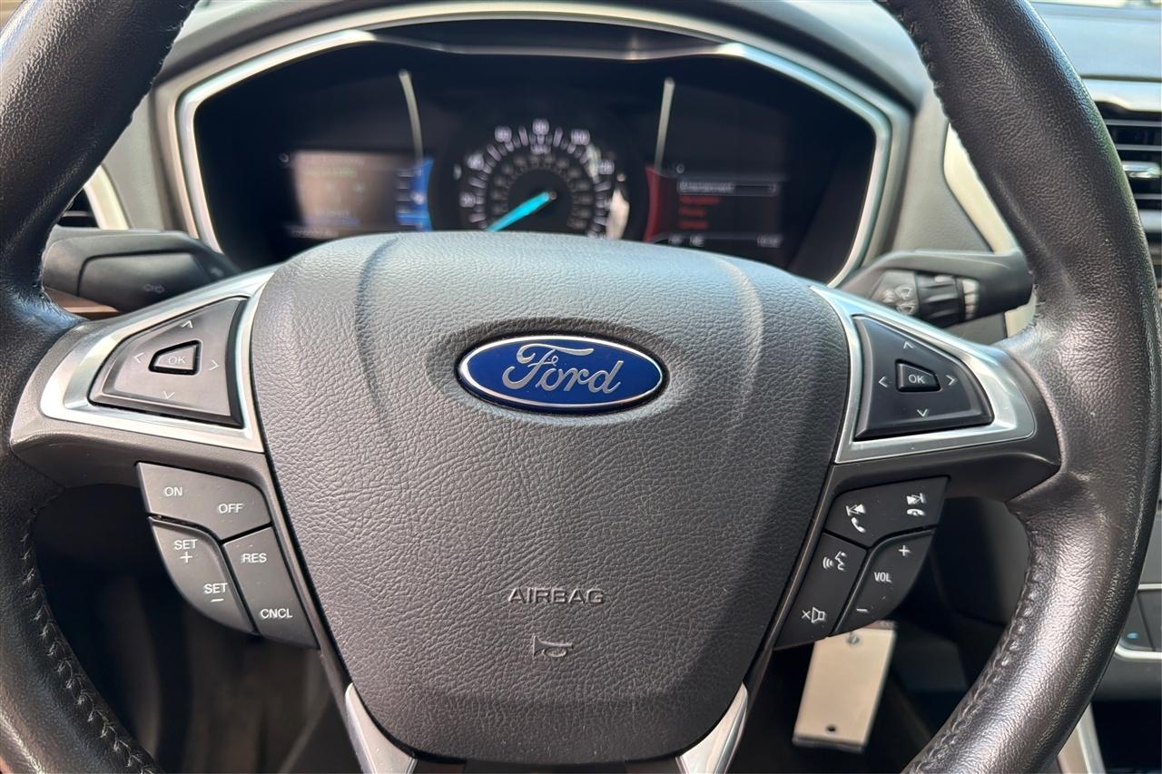 Ford Fusion SE 4D Sedan 2016