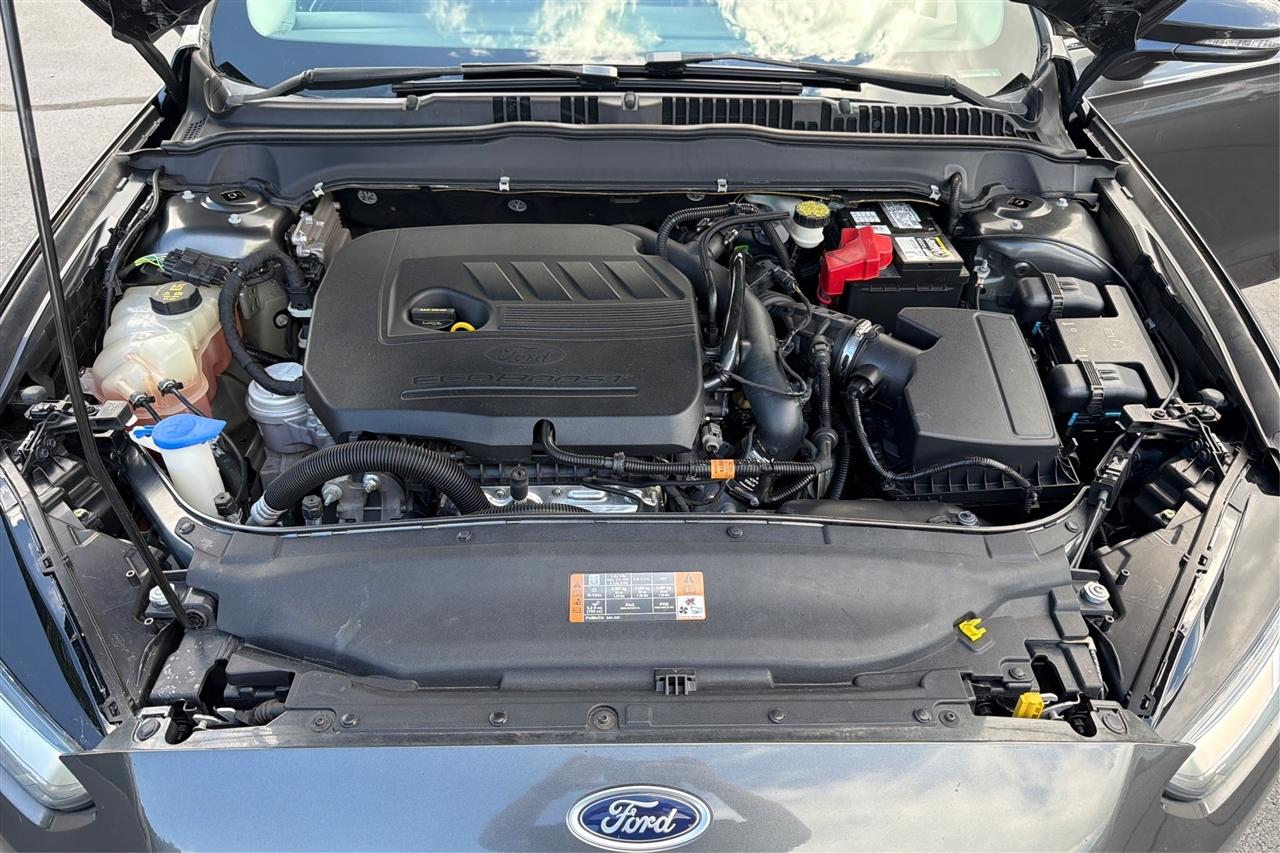 Ford Fusion SE 4D Sedan 2016