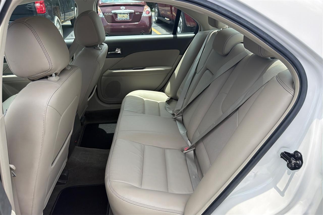 Ford Fusion SEL 4D Sedan 2012