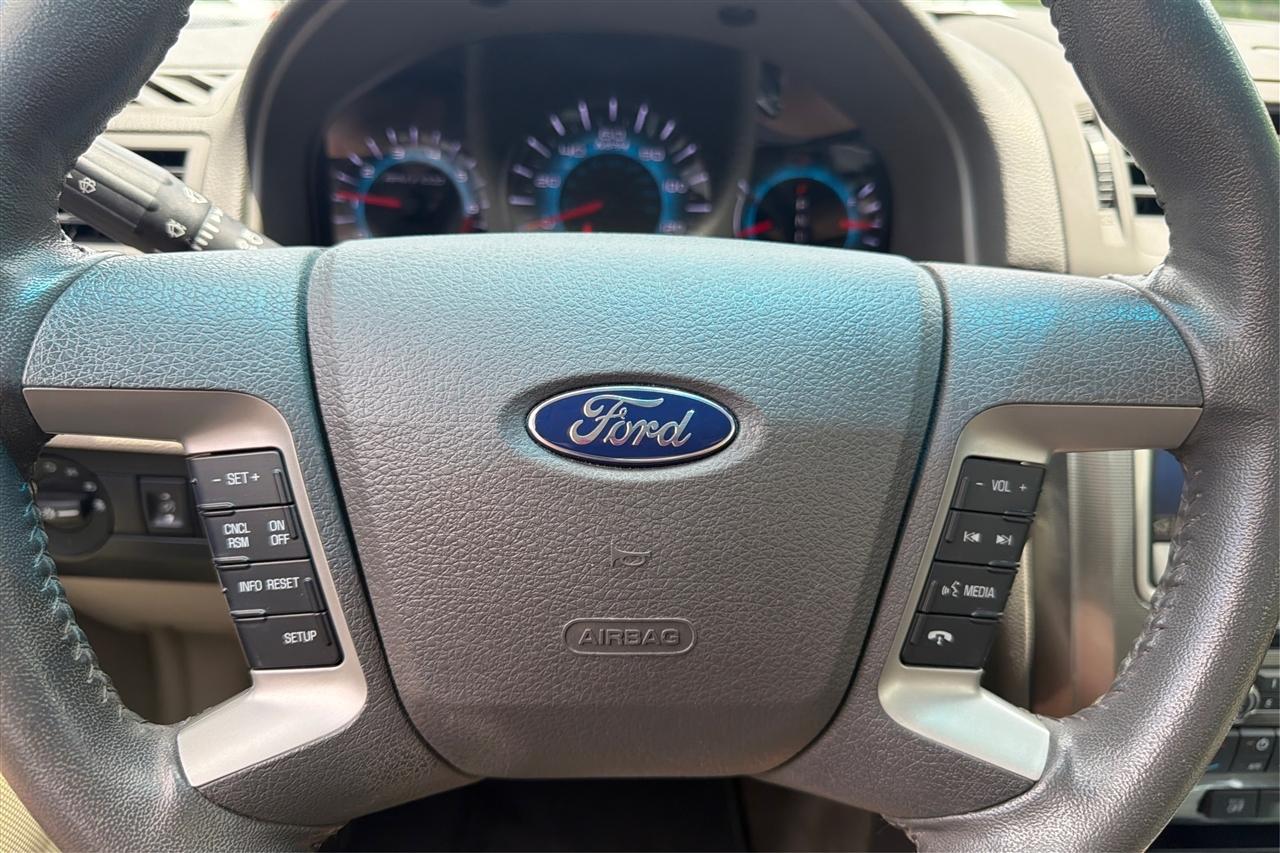 Ford Fusion SEL 4D Sedan 2012