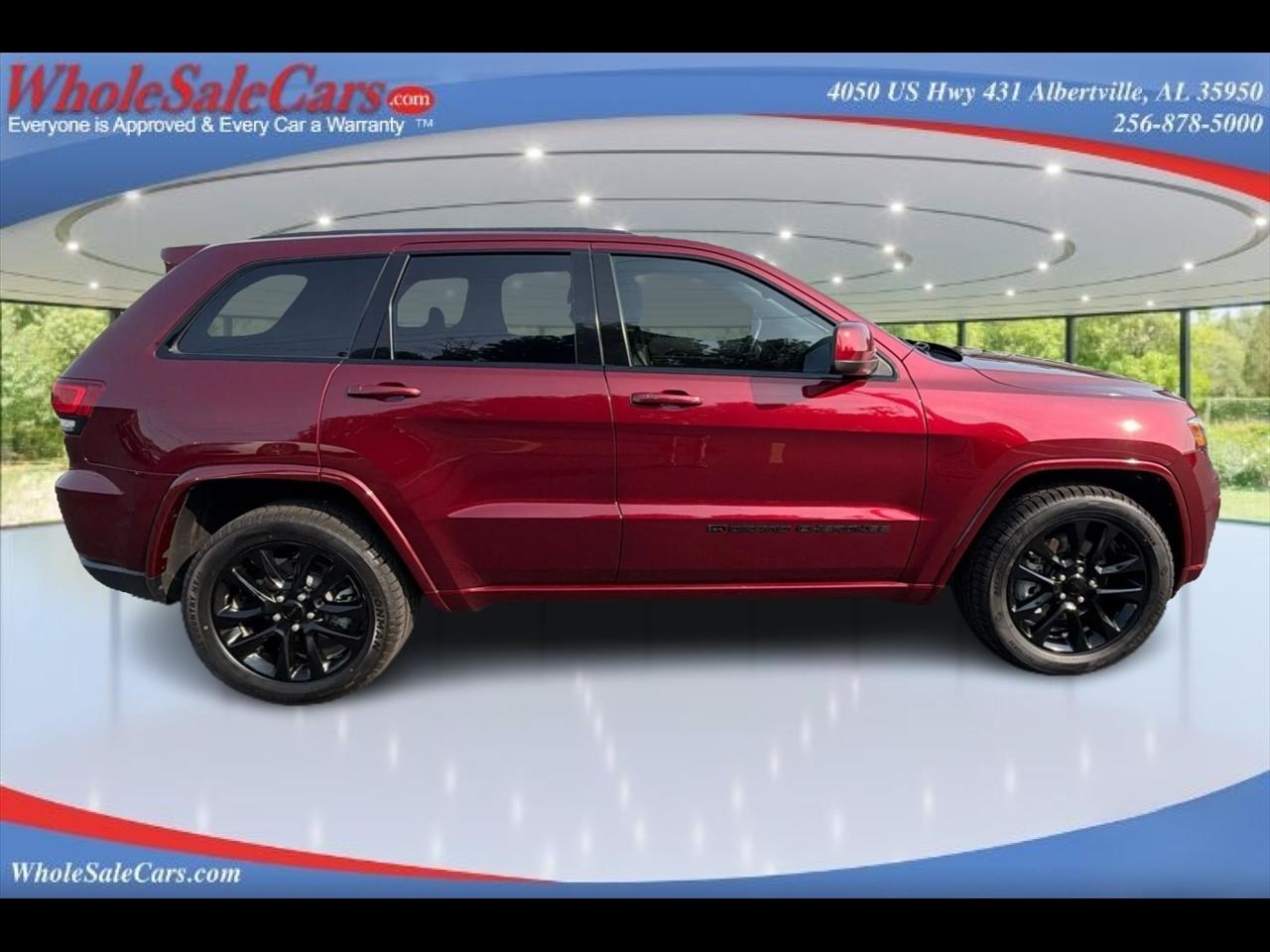 2022 Jeep Grand Cherokee Laredo 4D SUV RWD