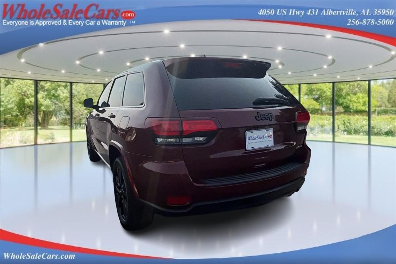 Jeep Grand Cherokee Laredo 4D SUV RWD 2022