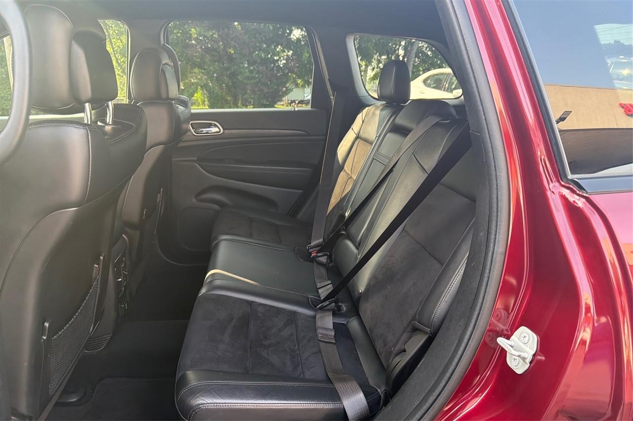 Jeep Grand Cherokee Laredo 4D SUV RWD 2022