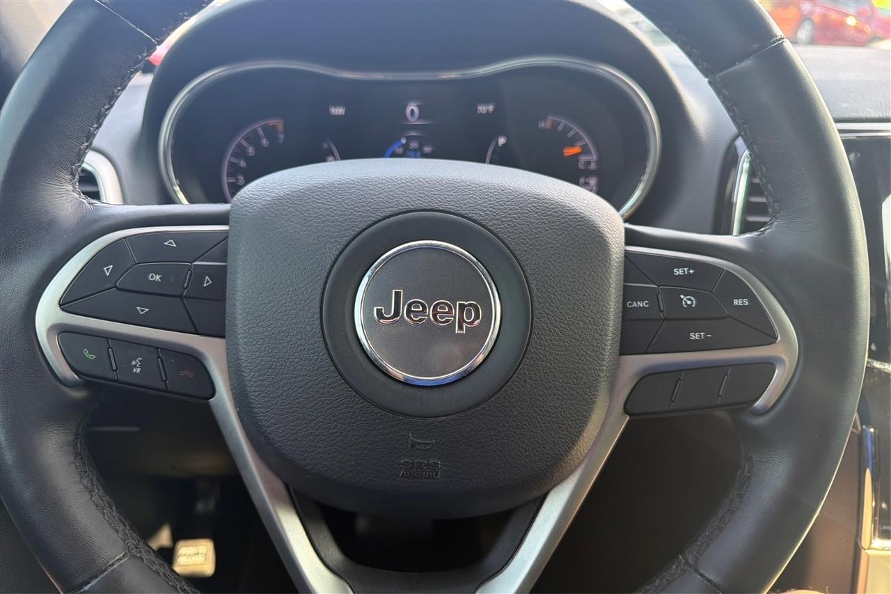 Jeep Grand Cherokee Laredo 4D SUV RWD 2022