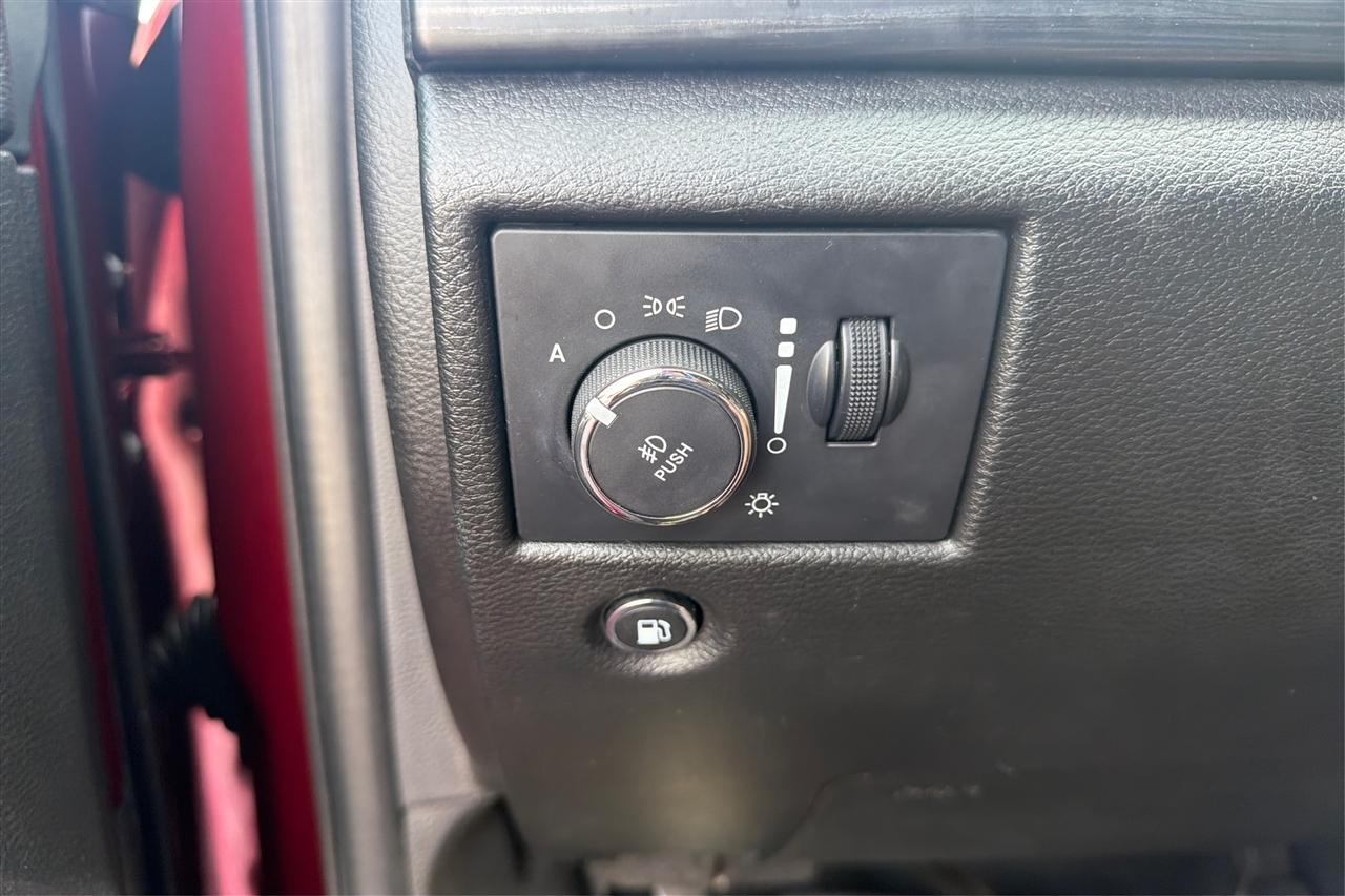 Jeep Grand Cherokee Laredo 4D SUV RWD 2022