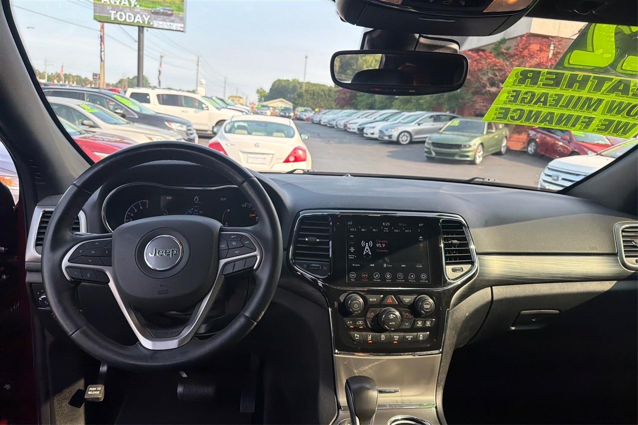 Jeep Grand Cherokee Laredo 4D SUV RWD 2022
