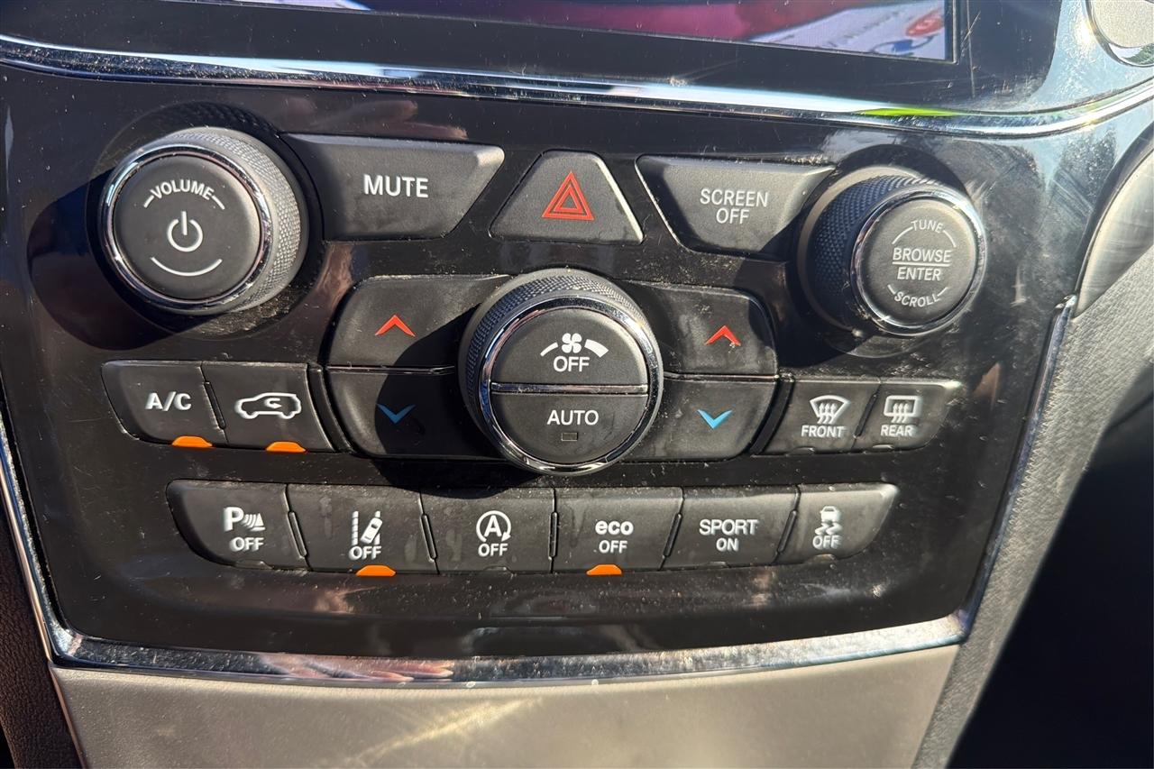 Jeep Grand Cherokee Laredo 4D SUV RWD 2022
