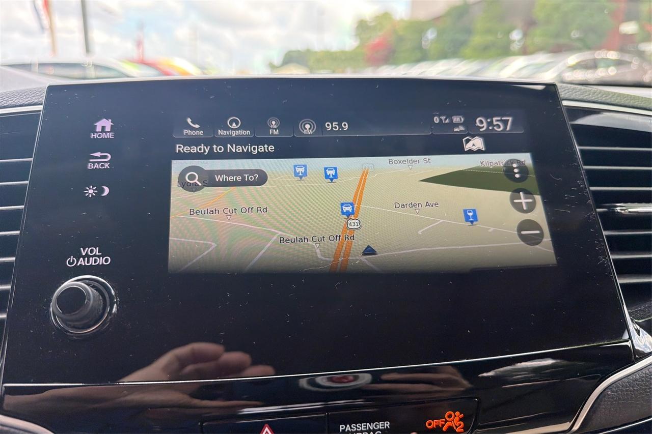 Honda Pilot Touring 4D SUV FWD w/CapChrs 2022