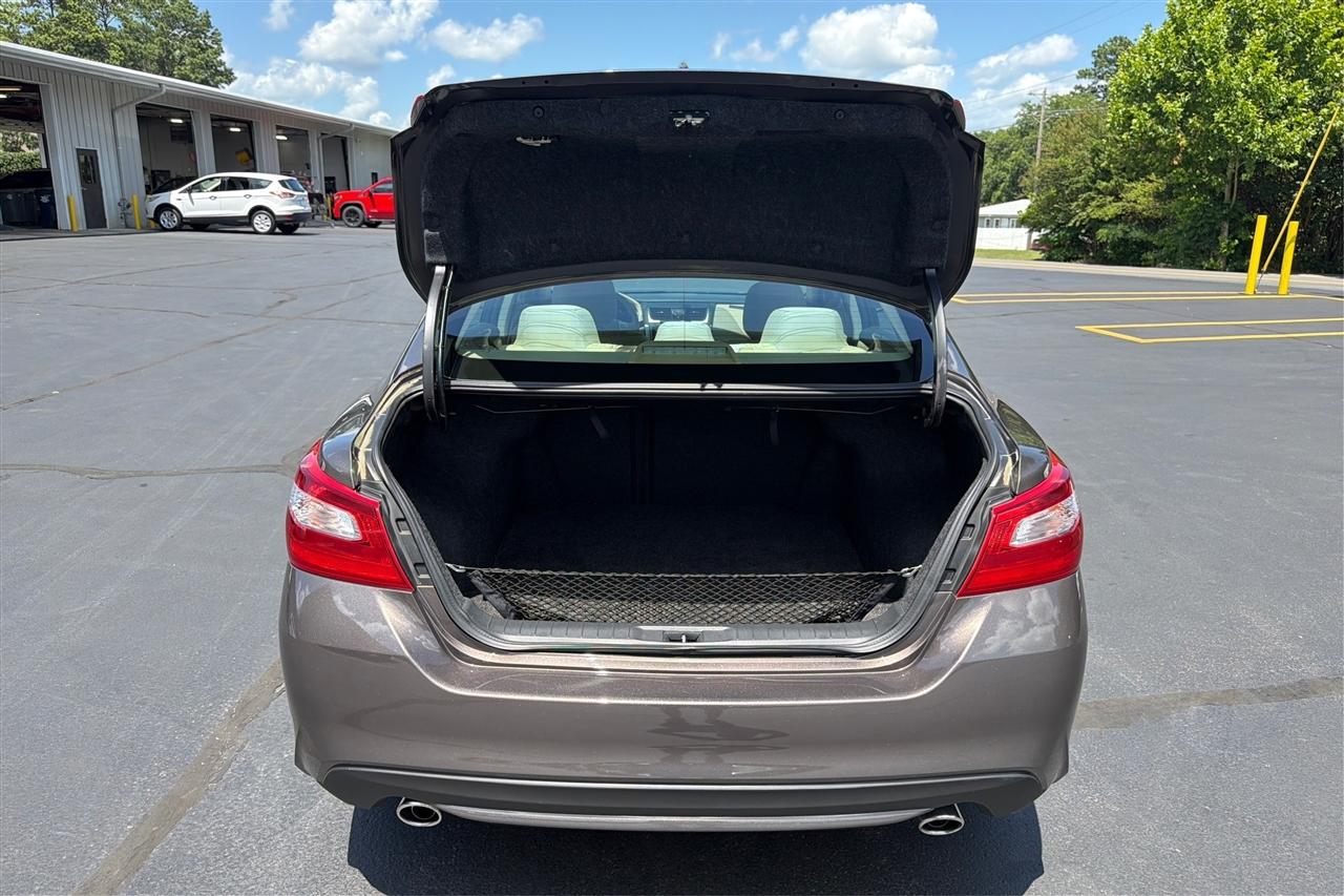 Nissan Altima S 4D Sedan 2.5 2017