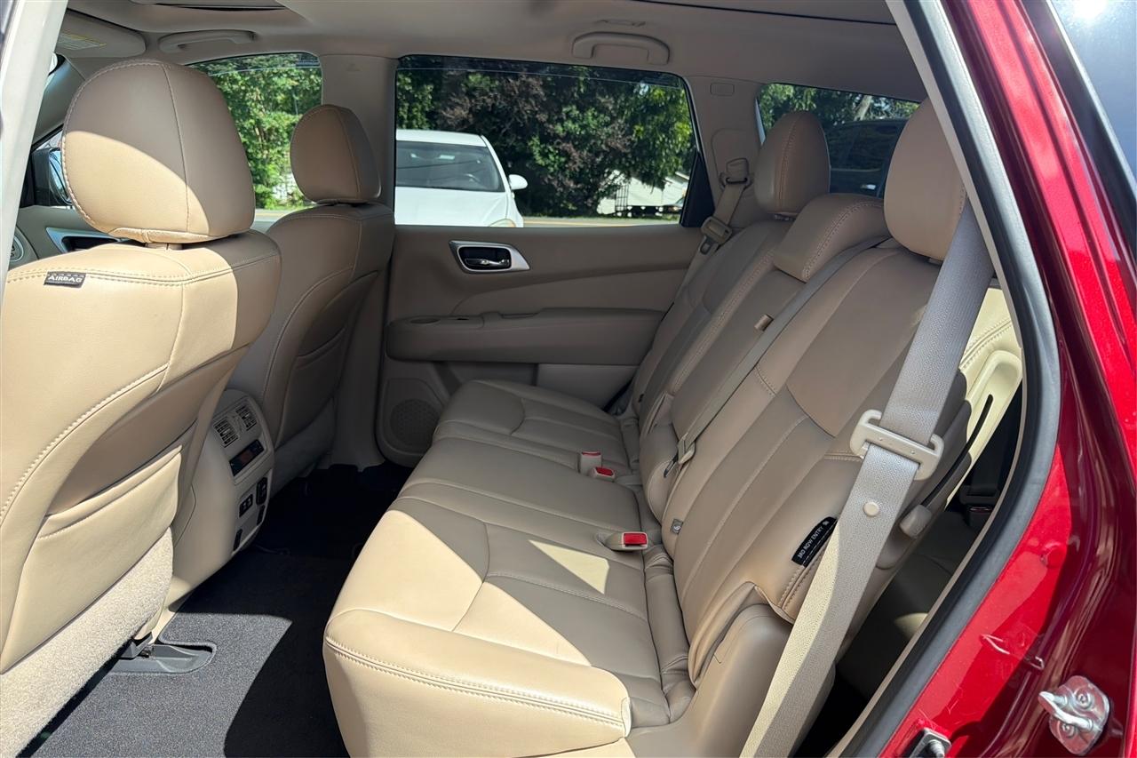 Nissan Pathfinder SL 4D SUV 4WD 2019