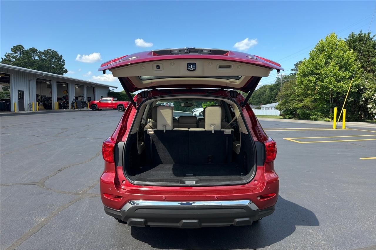 Nissan Pathfinder SL 4D SUV 4WD 2019