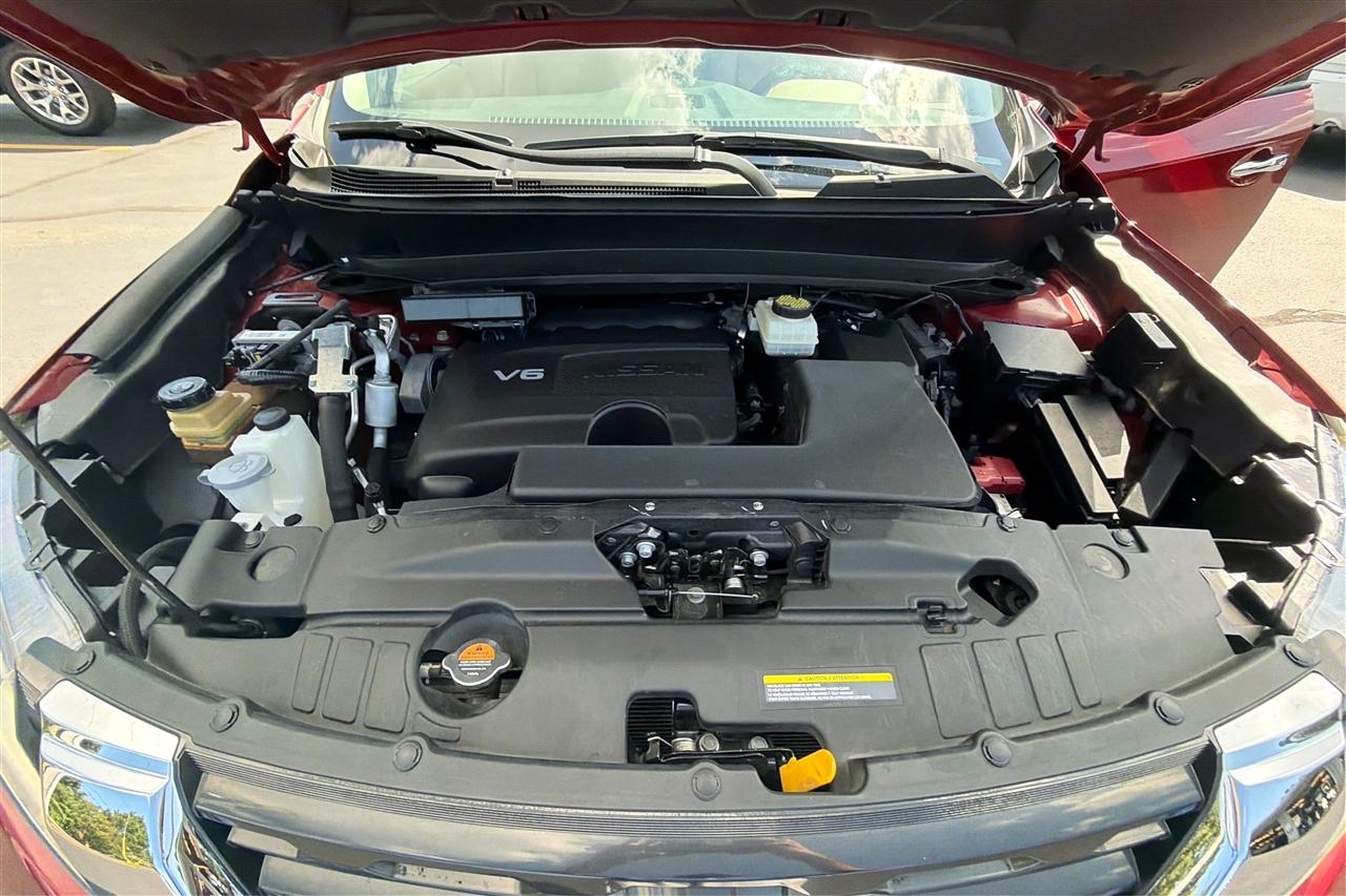 Nissan Pathfinder SL 4D SUV 4WD 2019