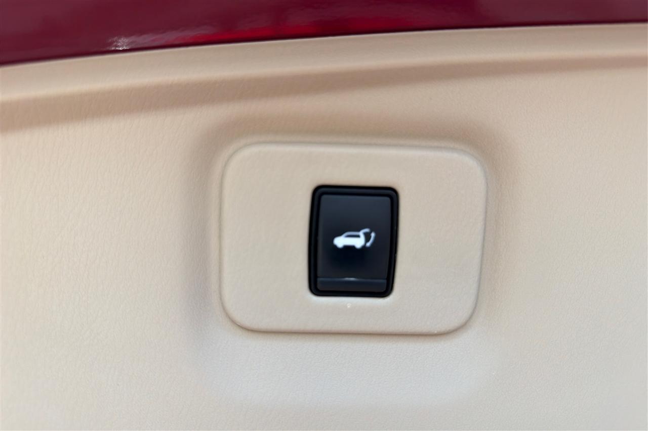 Nissan Pathfinder SL 4D SUV 4WD 2019