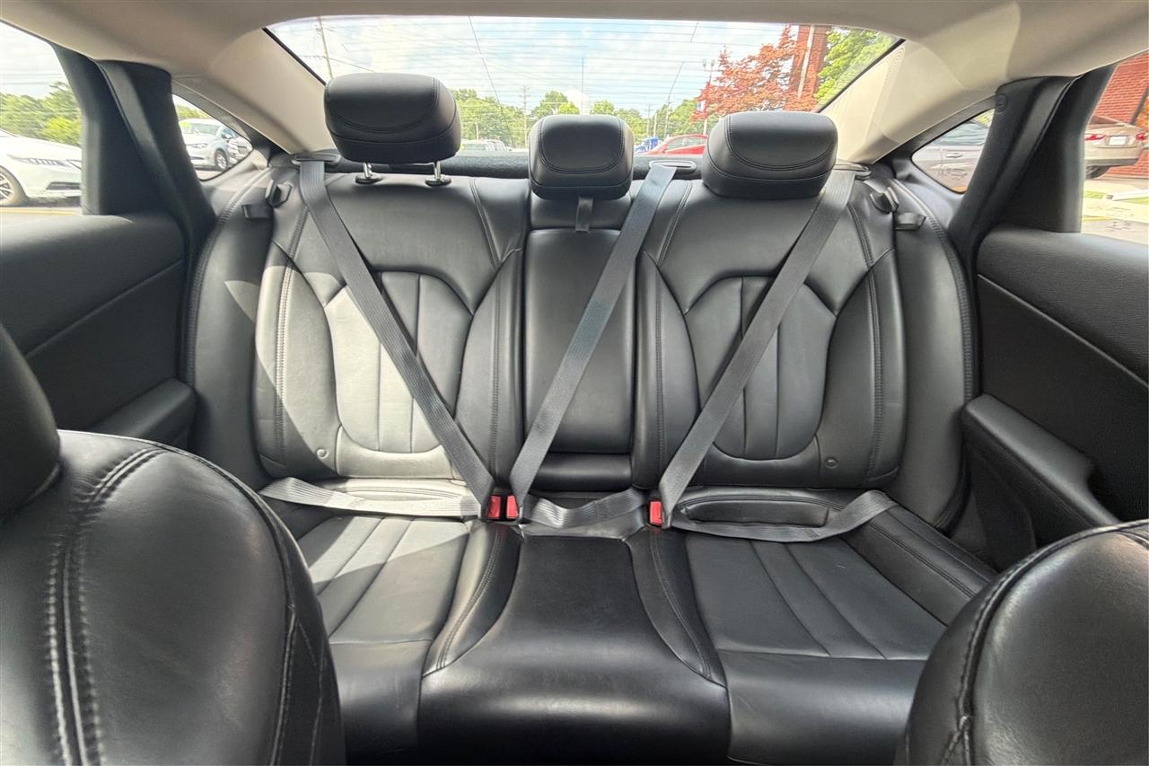 Chrysler 200 Limited 4D Sedan 2017