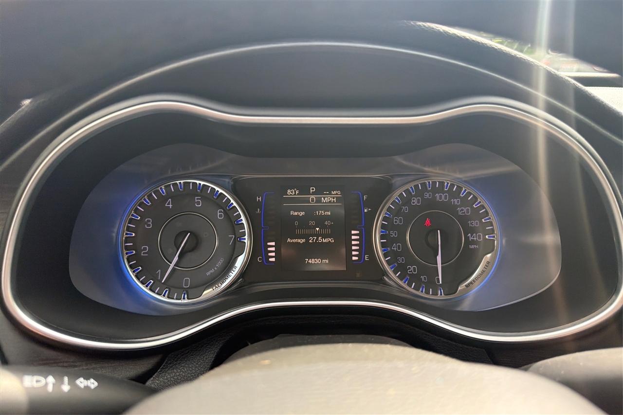 Chrysler 200 Limited 4D Sedan 2017