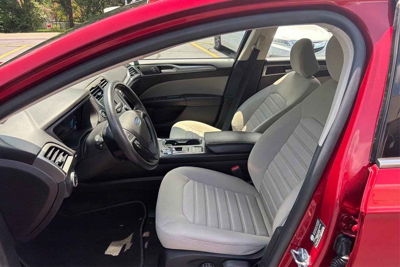 Ford Fusion S 4D Sedan 2020